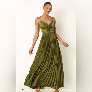 Petal & Pup Naira Pleated Maxi Dress
